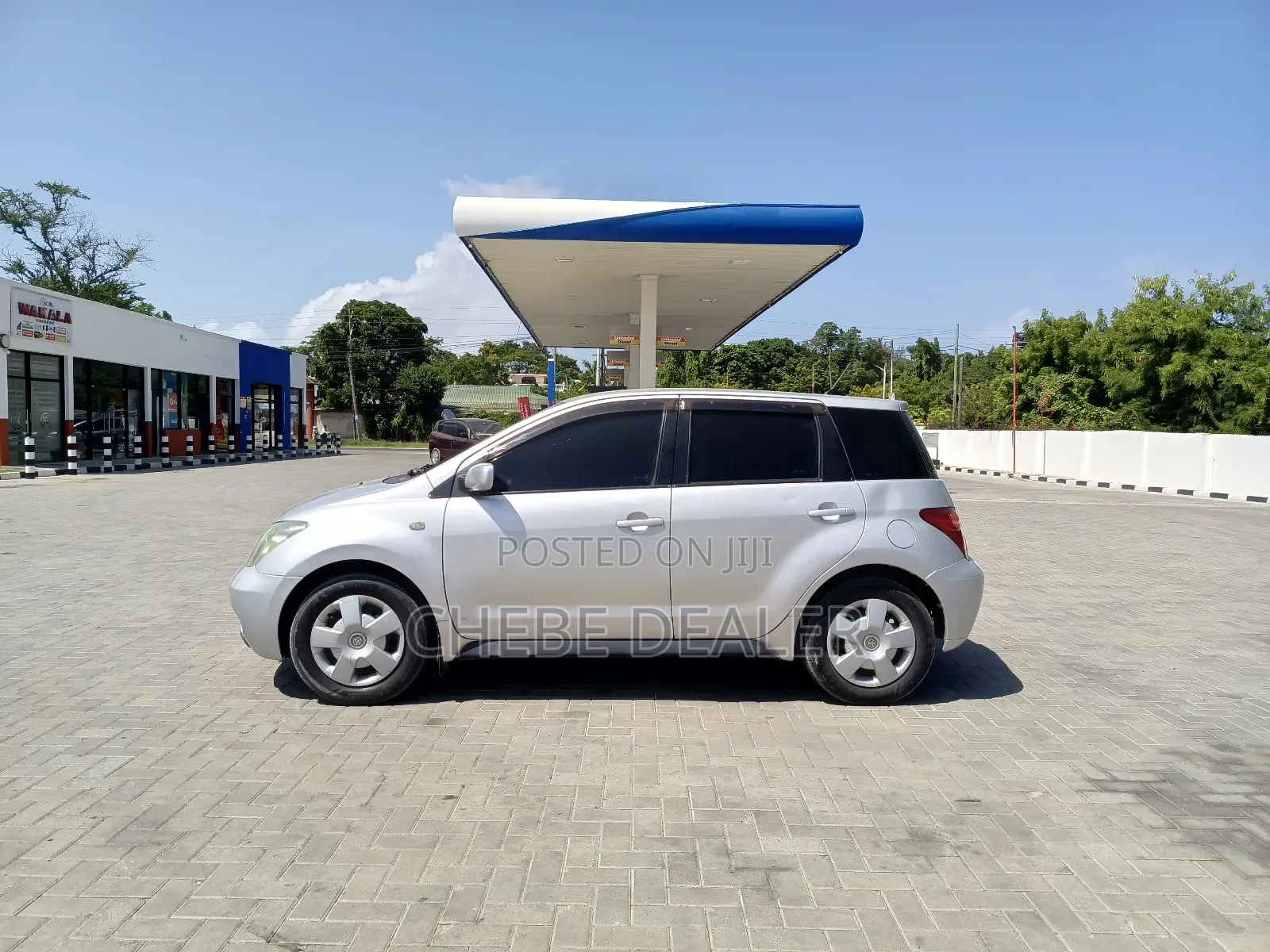 Toyota IST 2004 Silver
