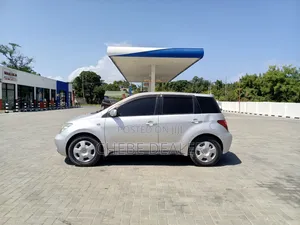 Toyota IST 2004 Silver