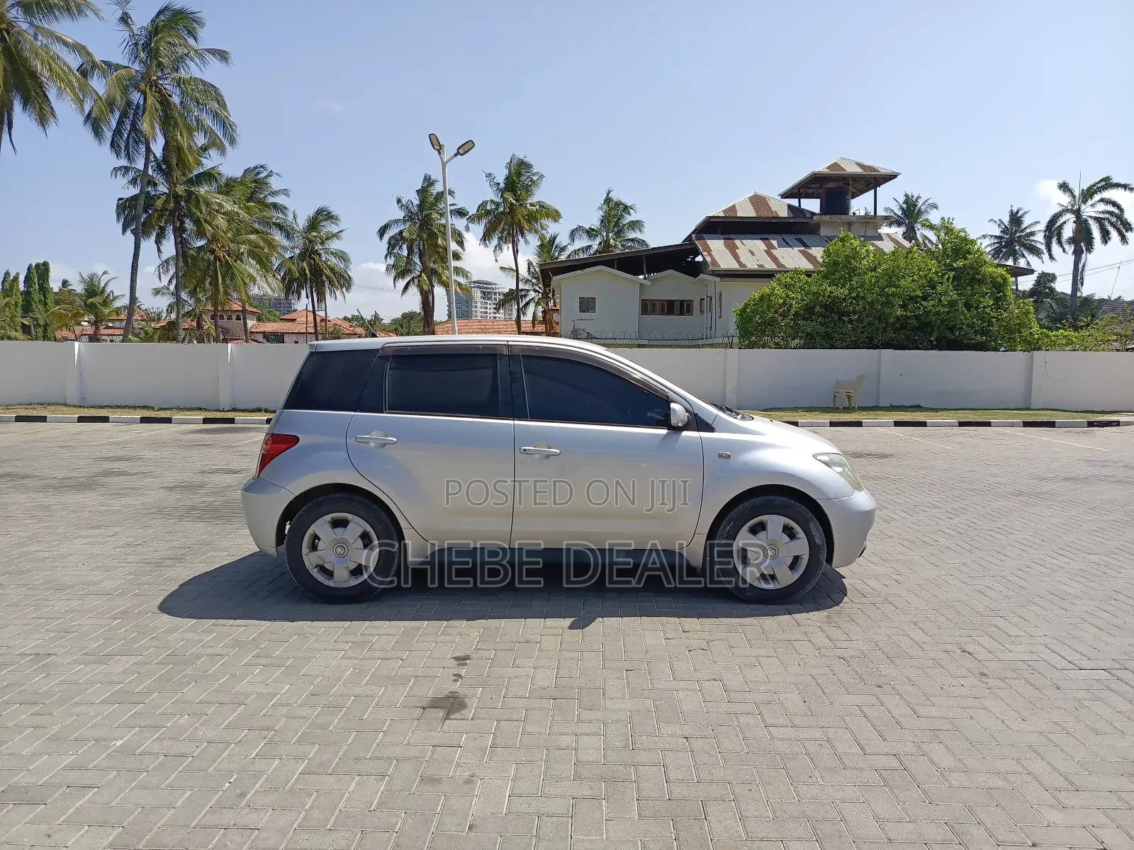 Toyota IST 2004 Silver