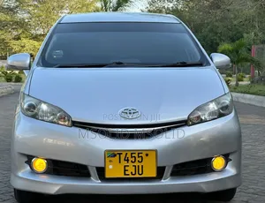 Toyota Wish 2014 Silver