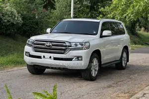 Toyota Land Cruiser 2016 White