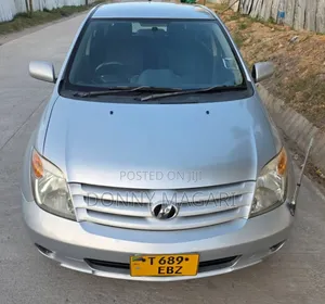 Toyota IST 2007 Silver