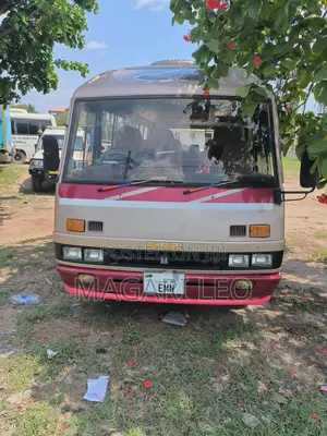 Isuzu AVR 1989 Brown