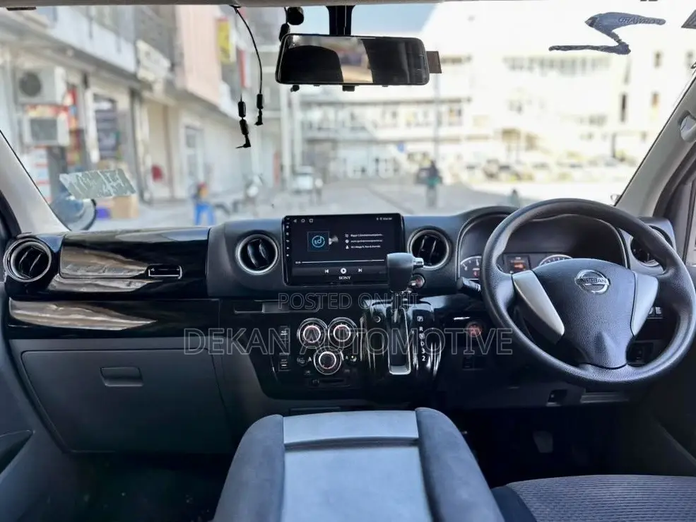 Nissan Caravan 2010 Black