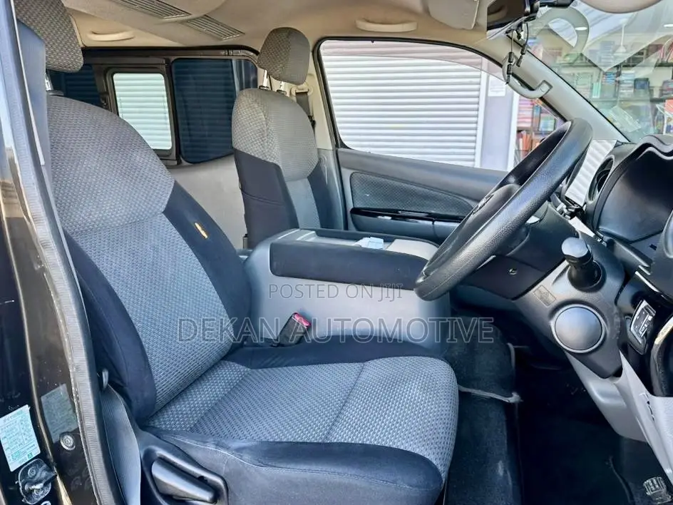 Nissan Caravan 2010 Black