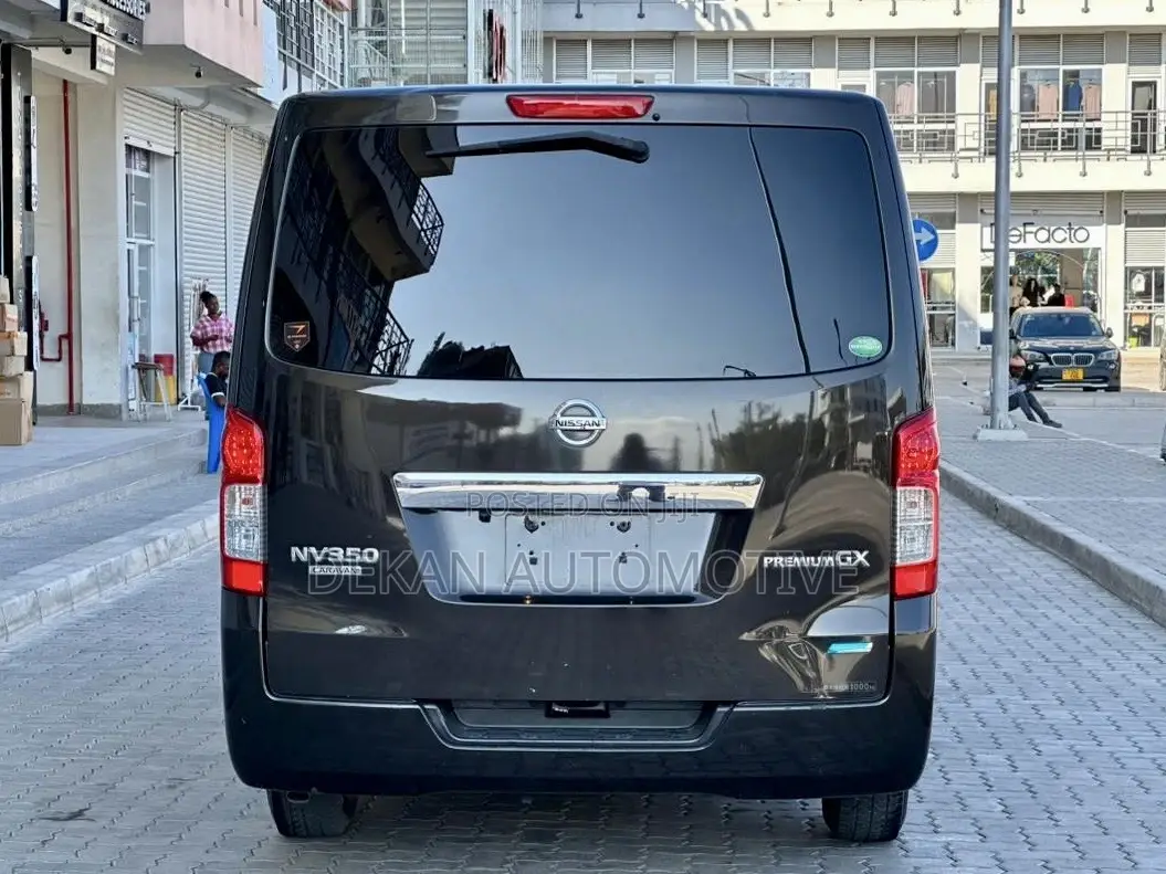 Nissan Caravan 2010 Black