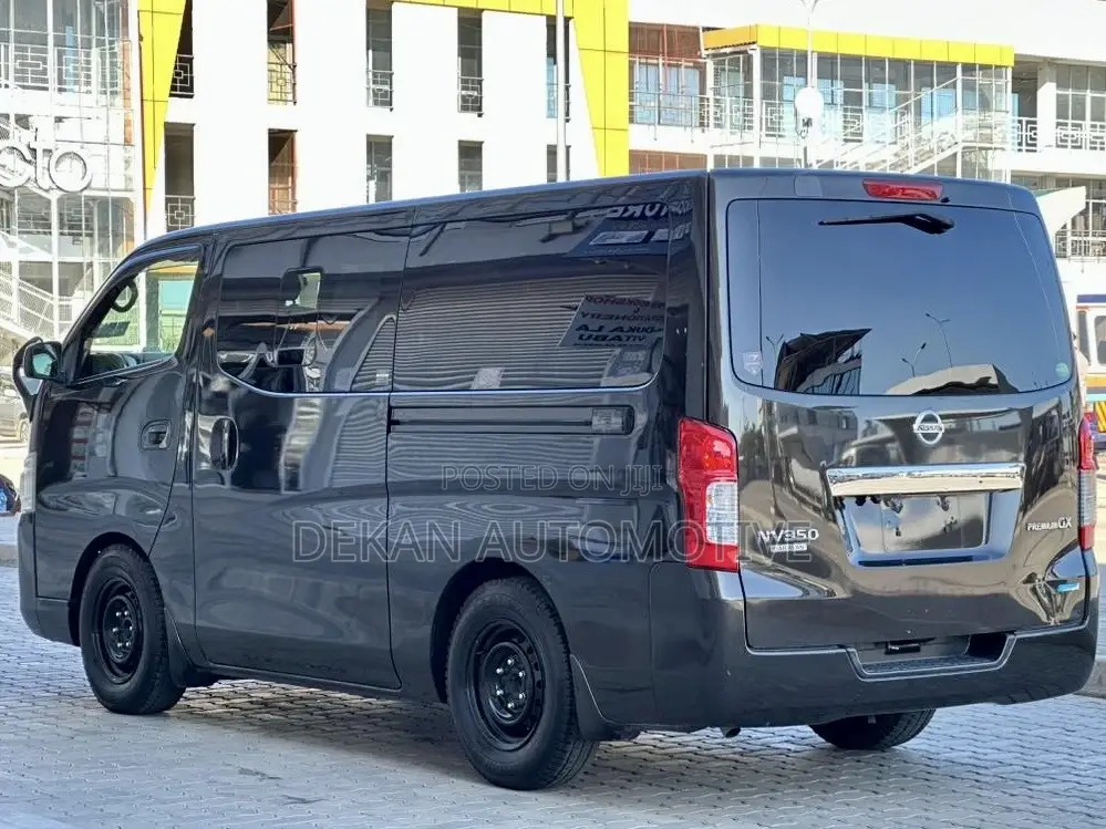 Nissan Caravan 2010 Black