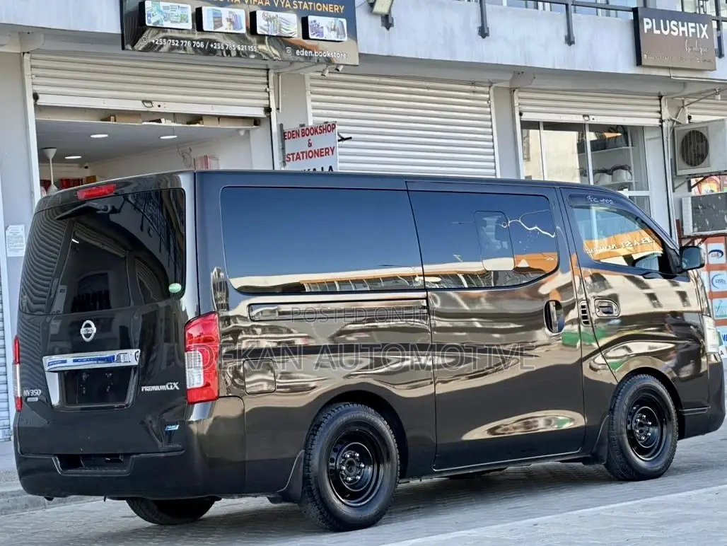 Nissan Caravan 2010 Black