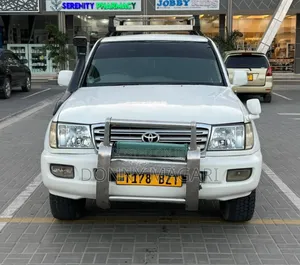 Toyota Land Cruiser 2004 White