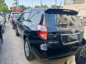 Toyota Vanguard 2010 Black