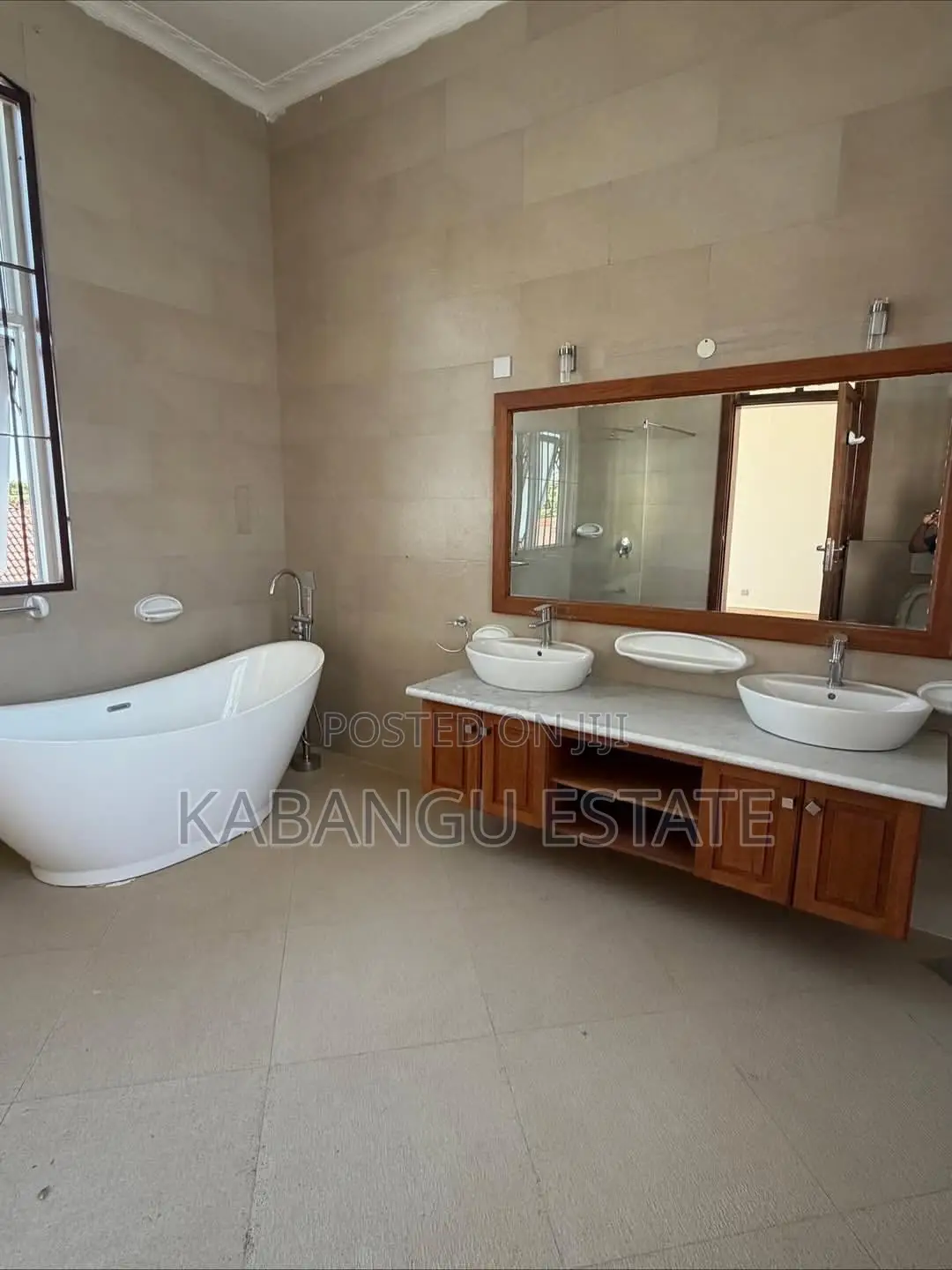 Furnished 4bdrm Villa in Oysterbay for rent