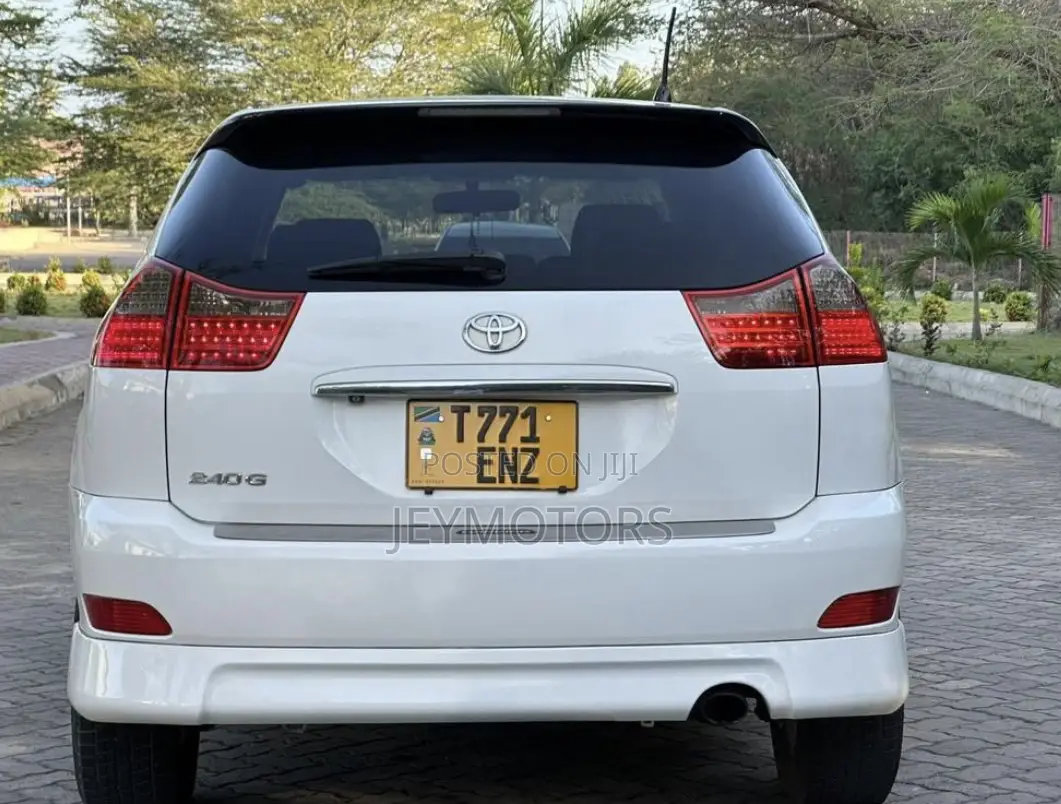 Toyota Harrier 2005 White