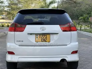 Toyota Harrier 2005 White