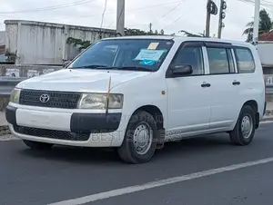 Toyota Voxy 2004 Green