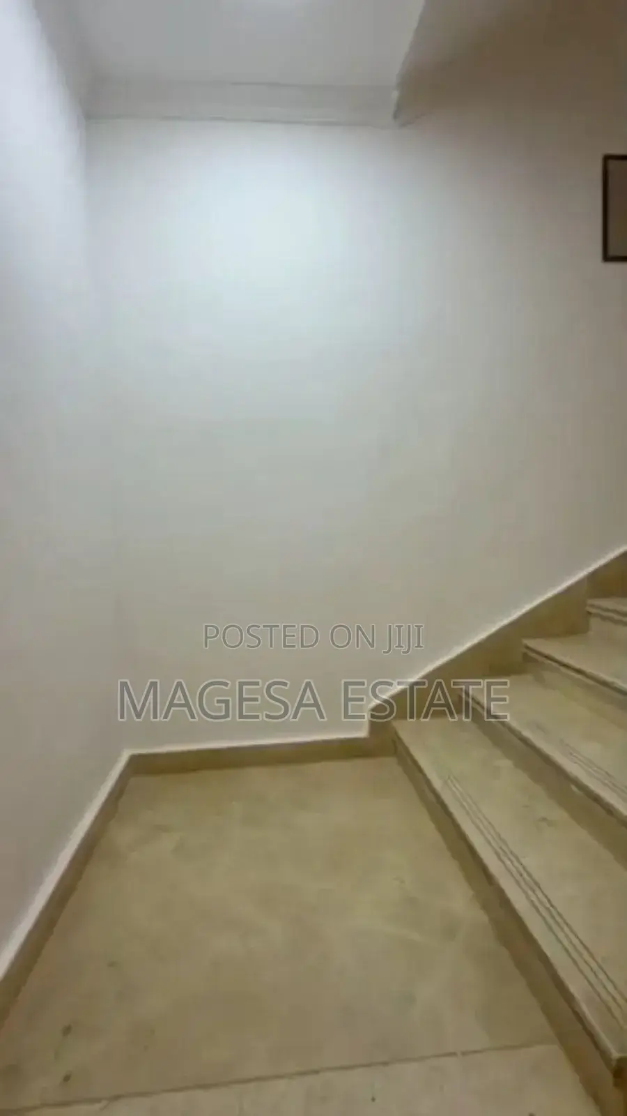Godaun Inapangishwa (Warehouse for Rent)