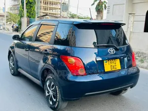 Toyota IST 2005 Blue