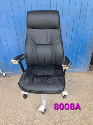 Executive High-Back Swivel Office Chair - Luxury Leather Boss Chair