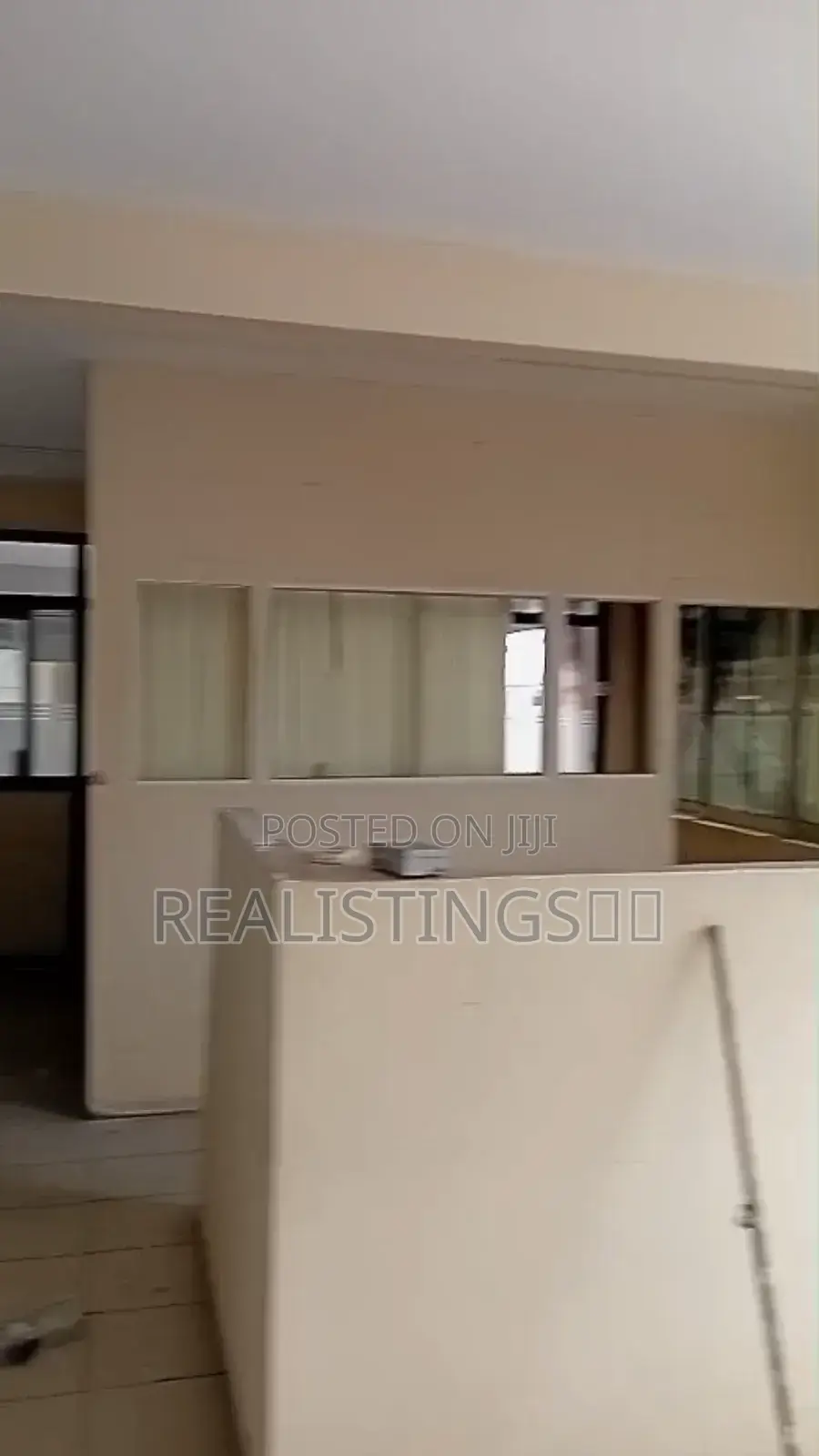 Kisutu: 100+ SQM Office Space Inapangishwa