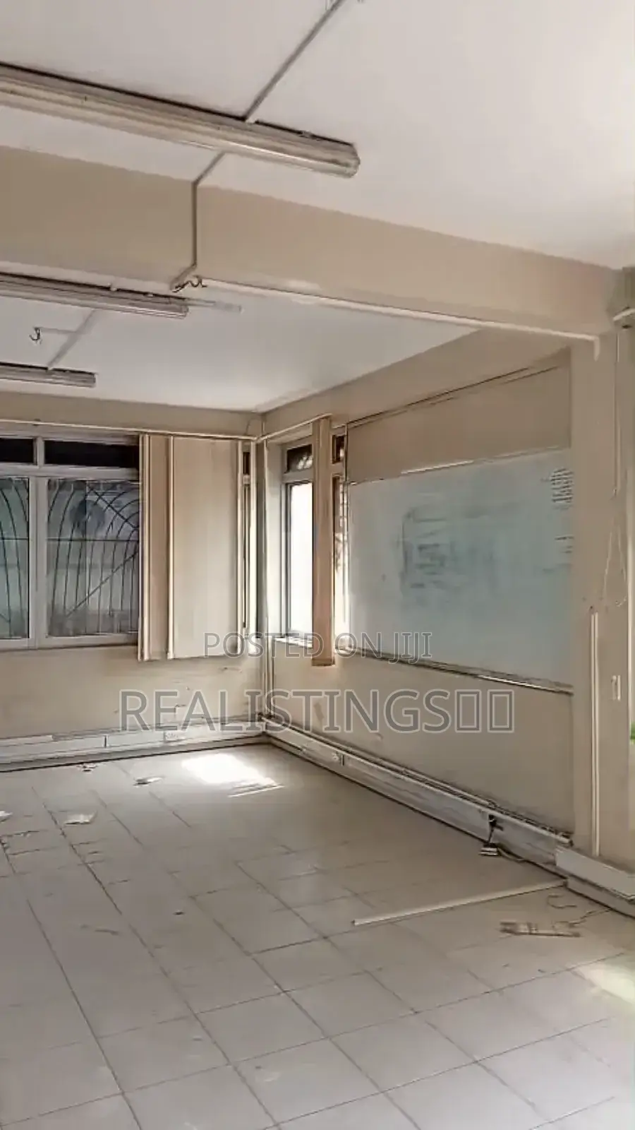 Kisutu: 100+ SQM Office Space Inapangishwa