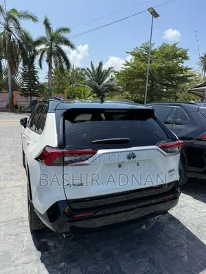Toyota RAV4 2024 White