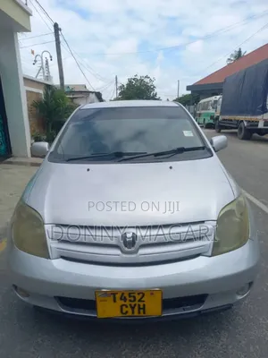 Toyota IST 2003 Silver