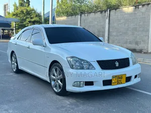 Toyota Crown 2006 White