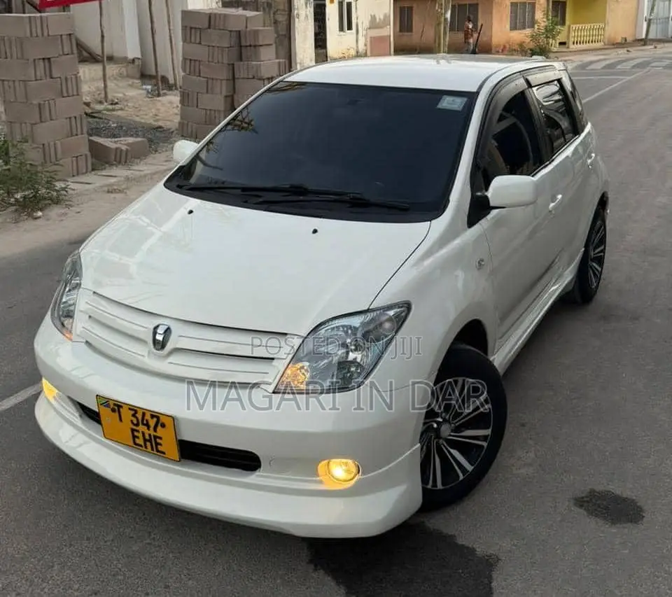 Toyota IST 2004 White
