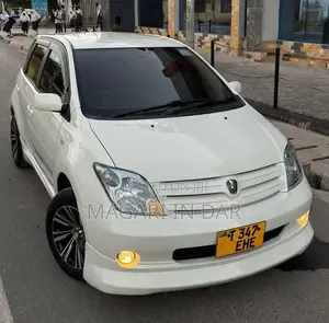 Toyota IST 2004 White