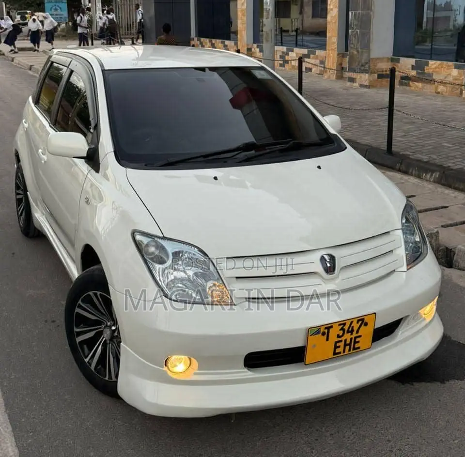 Toyota IST 2004 White