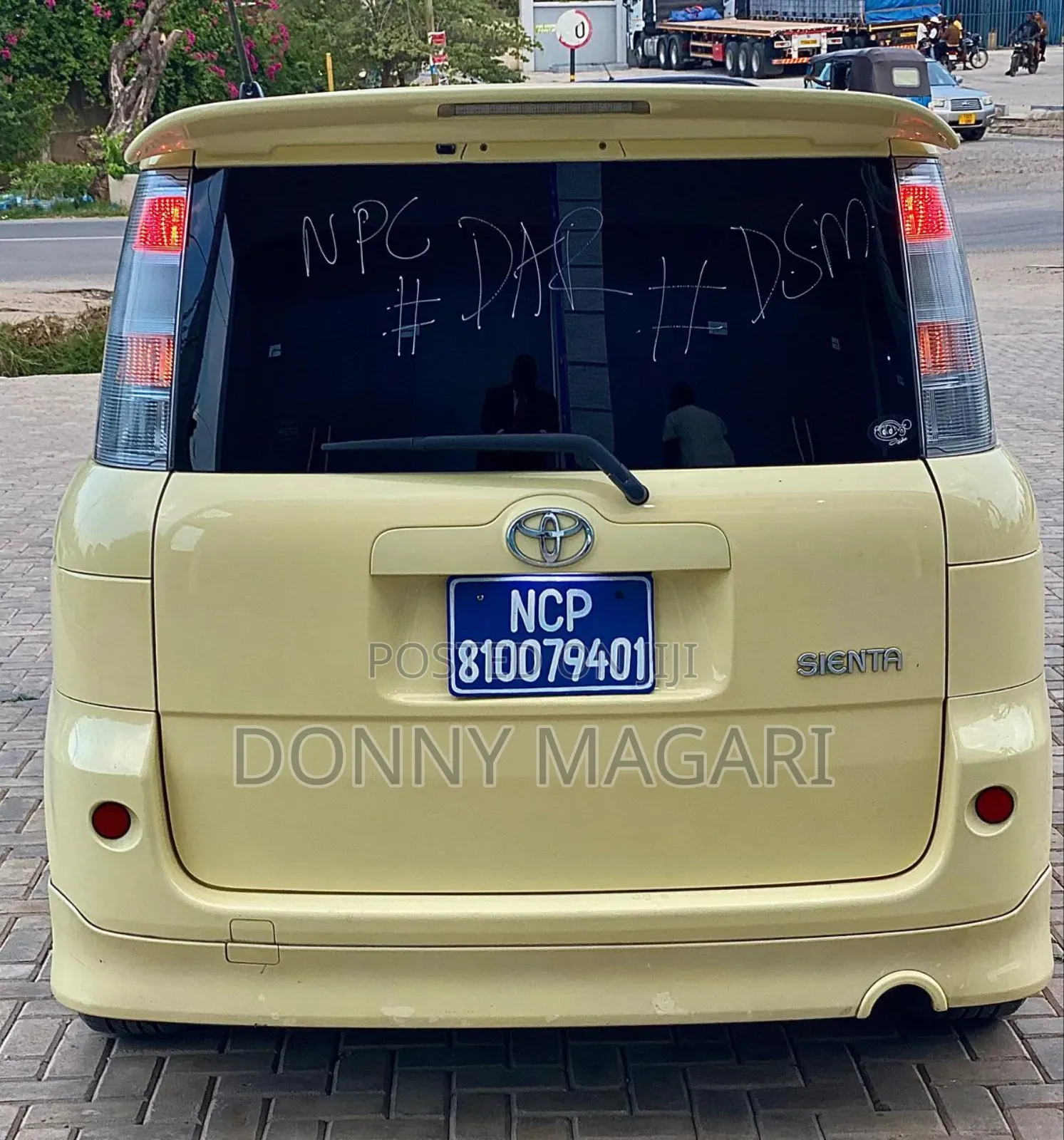Toyota Sienta 1.5 AWD 2004 Yellow