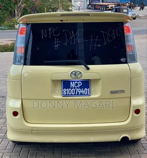 Toyota Sienta 1.5 AWD 2004 Yellow