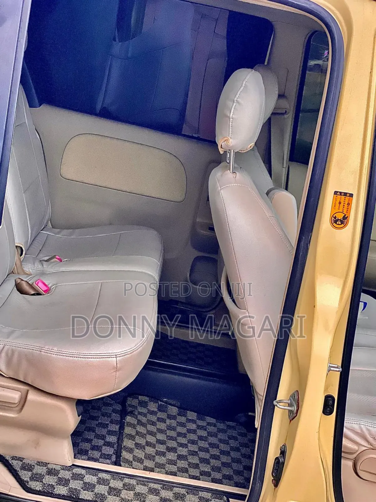 Toyota Sienta 1.5 AWD 2004 Yellow