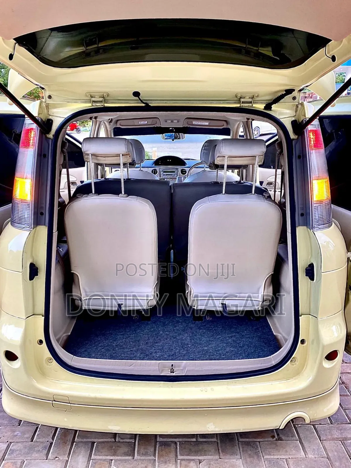 Toyota Sienta 1.5 AWD 2004 Yellow