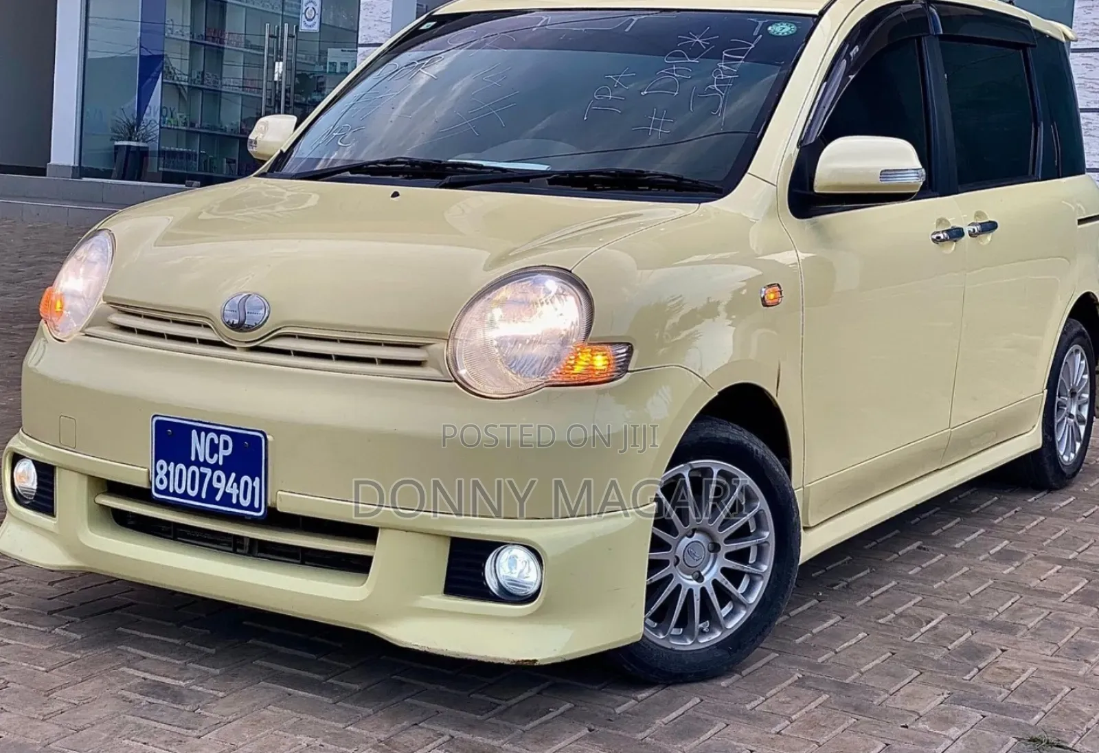 Toyota Sienta 1.5 AWD 2004 Yellow