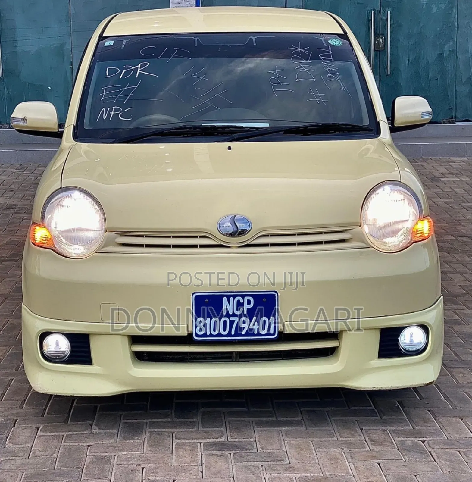 Toyota Sienta 1.5 AWD 2004 Yellow