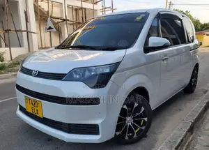 Toyota Spade 2012 White