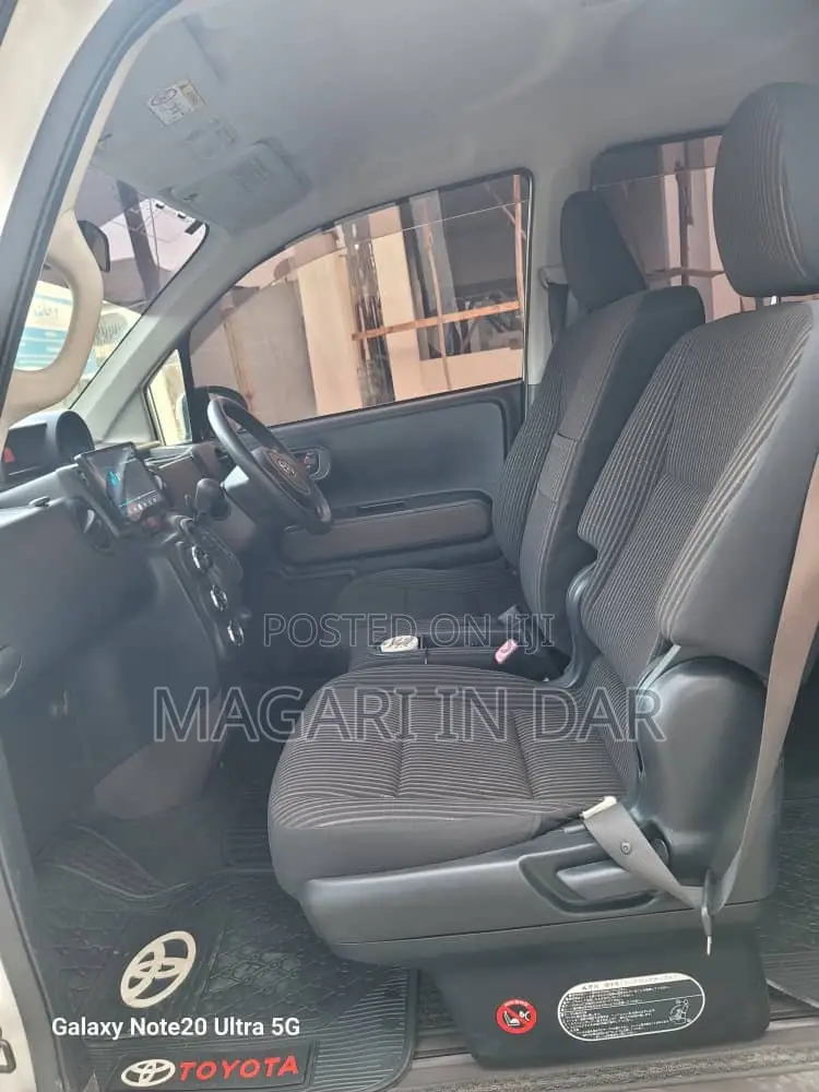 Toyota Spade 2012 White