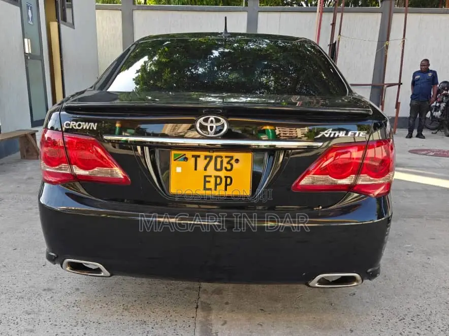 Toyota Crown 2009 Black