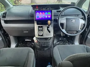 Toyota Noah 2.0 143hp AWD (7 Seater) 2010 Gray