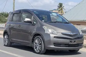 Toyota Ractis 1.5 FWD 2006 Gray