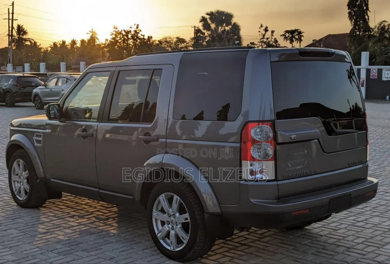 Land Rover Discovery 2013 Gray