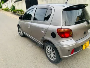 Toyota Vitz 2005 Gray