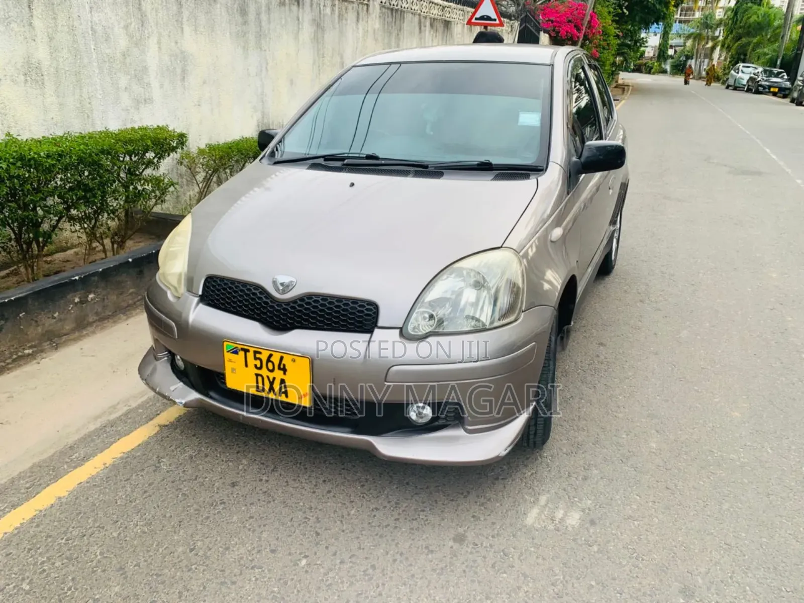 Toyota Vitz 2005 Gray
