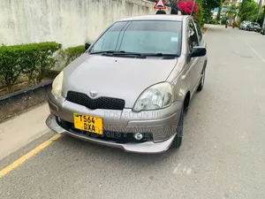 Toyota Vitz 2005 Gray