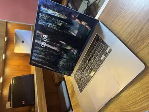 Laptop Apple MacBook Pro 2019 16GB Intel Core I7 SSD 512GB