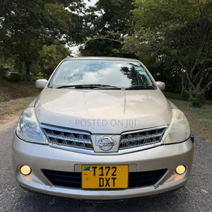 Nissan Tiida 1.5L 16V 2010 Gold