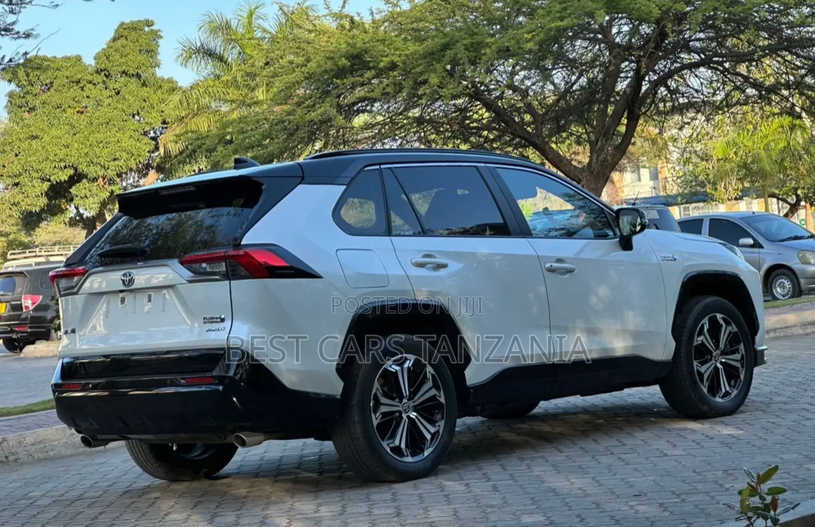 Toyota RAV4 Plug-In Hybrid 2025 White