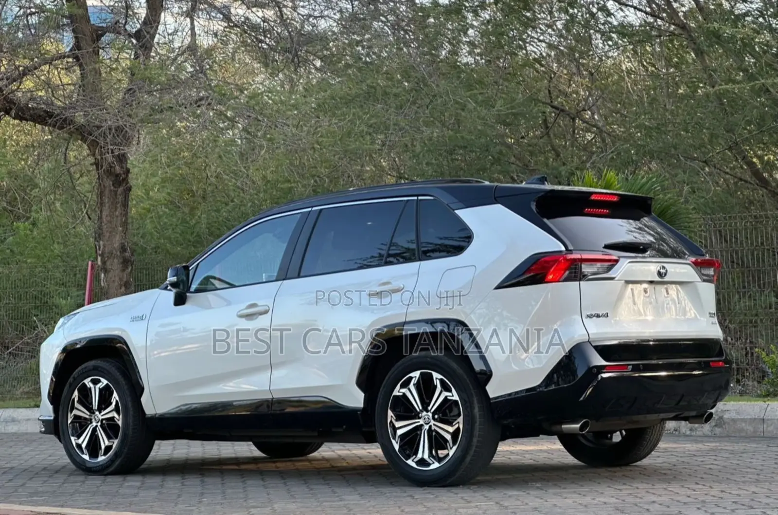 Toyota RAV4 Plug-In Hybrid 2025 White
