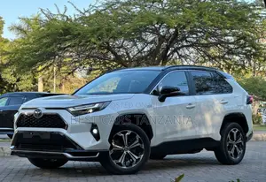 Toyota RAV4 Plug-In Hybrid 2025 White