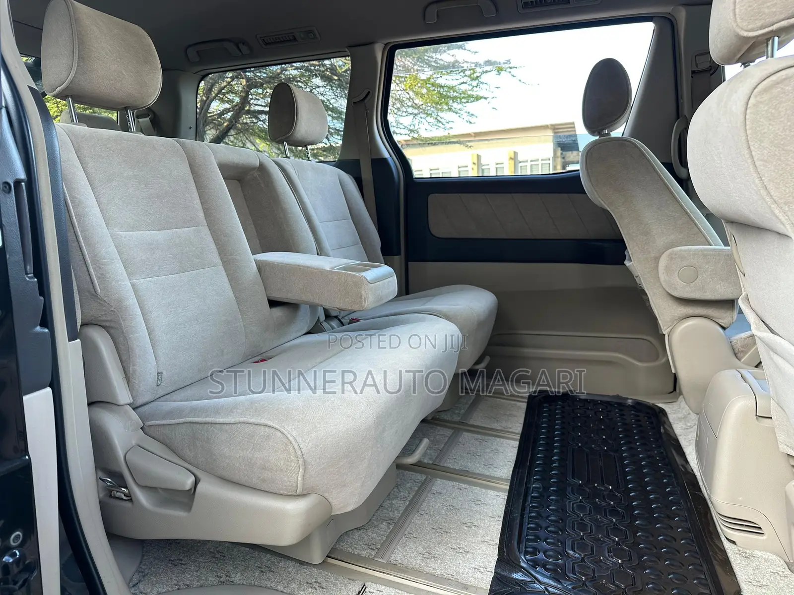 Toyota Alphard 2004 Black